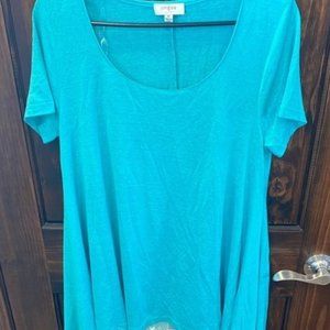 ladies size M UMGEE green short sleeve shirt tunic top with lace front hem